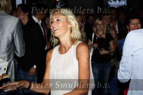 Amsterdam 8 augustus 2009
Mari v d Ven viert zijn 50e verjaardag. Mari met Wendy v Dijk
Peter Smulders bv