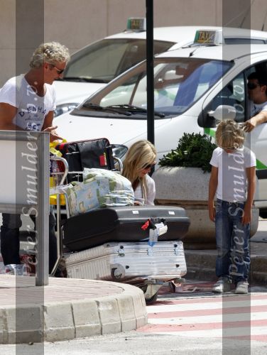 Ibiza 10 juli 2009
Wendy v  Dijk met zoontje Sem en vriend Erland Galjaard op vakantie 
Peter Smulders bv