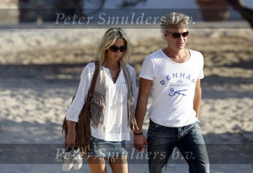 Ibiza 10 juli 2009
Wendy v  Dijk met zoontje Sem en vriend Erland Galjaard op vakantie 
Peter Smulders bv