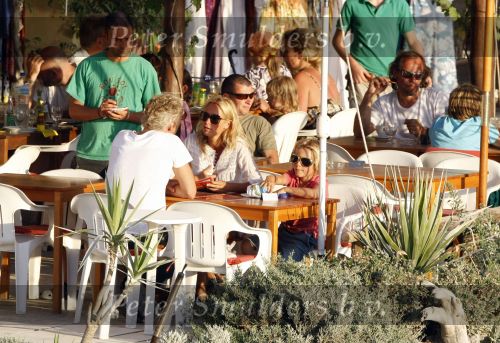 Ibiza 10 juli 2009
Wendy v  Dijk met zoontje Sem en vriend Erland Galjaard op vakantie 
Peter Smulders bv