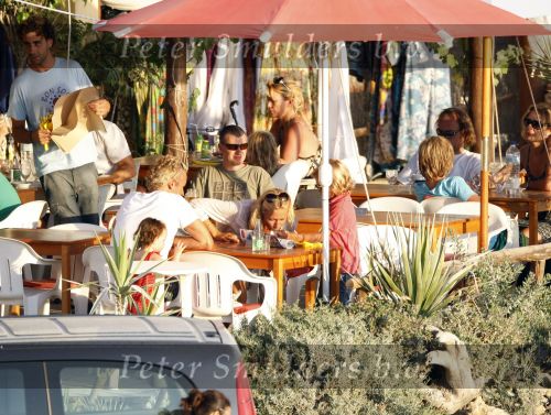 Ibiza 10 juli 2009
Wendy v  Dijk met zoontje Sem en vriend Erland Galjaard op vakantie 
Peter Smulders bv