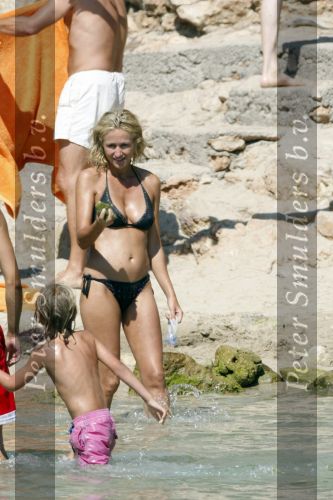 Ibiza 11 juli 2009
Erland Galjaard en Wendy en Sem v Dijk op vakantie op ibiza.
Peter Smulders bv