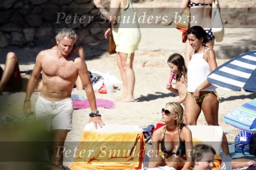 Ibiza 11 juli 2009
Erland Galjaard en Wendy en Sem v Dijk op vakantie op ibiza.
Peter Smulders bv