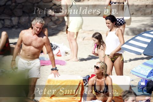 Ibiza 11 juli 2009
Erland Galjaard en Wendy en Sem v Dijk op vakantie op ibiza.
Peter Smulders bv