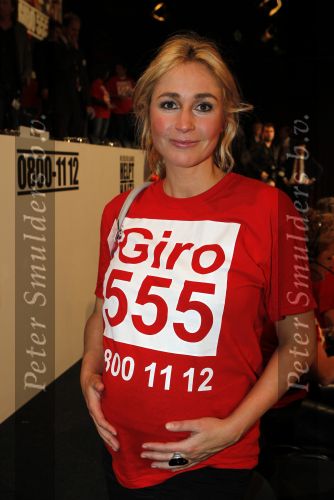 Hilversum 21 januari 2010
Rtl SBS en de NOS hebben samen een tv programma en aktie in elkaar gedraaid om zoveel mogelijk geld op te halen voor giro 55 ten bate van Haiti. Wendy v Dijk zwanger
Peter Smulders bv