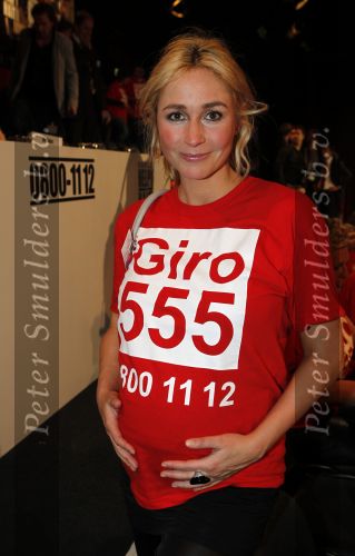 Hilversum 21 januari 2010
Rtl SBS en de NOS hebben samen een tv programma en aktie in elkaar gedraaid om zoveel mogelijk geld op te halen voor giro 55 ten bate van Haiti. Wendy v Dijk zwanger
Peter Smulders bv