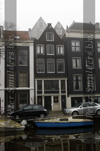 Amsterdam 6 februari 2010
Wesley Sneijder en Yolanthe Cabau v Kasbergen hebben een achterhuis gekocht in Amsterdam. Aan de achterkant hebben ze een parkeergarage.
Peter Smulders bv