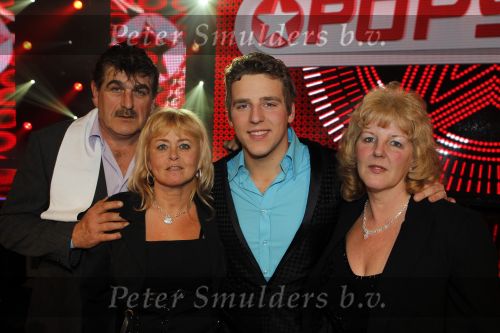 Hilversum 29 januari 2010
Finale Popstars in studio 22. Wesley Klein wordt uiteindelijk de winnaar.
Nance Coolen en Gerard Joling presenteren de show. Henkjan Smits Patricia Paay en Maurice Wijnen zijn de jury. Wesley met ouders schoonouders en opa en oma
Peter Smulders bv