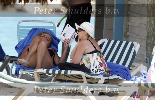 Curacao 1 januari 2010
Willeke Alberti op het strand op Curacao
Peter Smulders bv