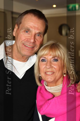 Oud Loosdrecht, 11 Maart 2010
Receptie t.g.v. 50 jaar artiest zijn van Anneke Gronloh
Willeke Alberti met haar eerste echtgenoot Joop Oonk
Foto Peter Smulders BV