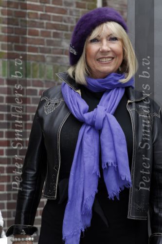 Amsterdam 25 januari 2010
Presentatie als de dood. ..met Renee Soutendijk Sjoerd Pleijsier Diana Dobbelam Samora Bergtop en Titus Boonstra. Willeke Alberti
Peter Smulders bv