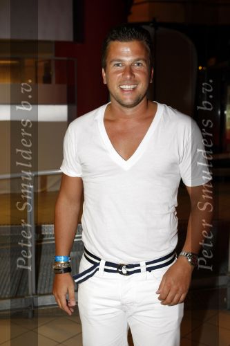 Amsterdam 3 juli 2009
Sensation White in de amsterdam arena. Winston Gerschtanowitz met Robbie Hofman
Peter Smulders bv