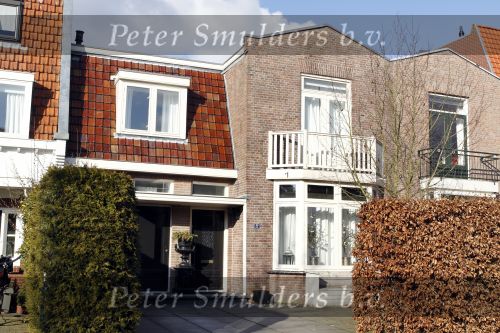 Amstelveen 6 en 7 maart 2010
Xander de Buisonje bij zijn huis in Amstelveen.
Peter Smulders bv