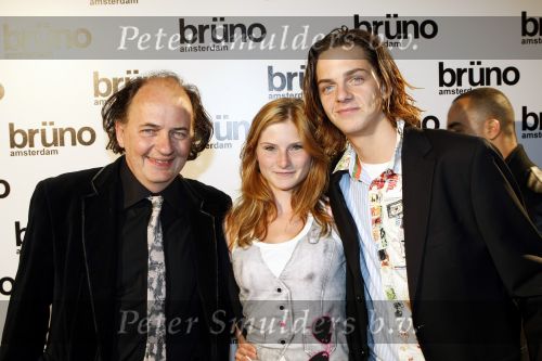Amsterdam 20 juni 2009
Premiere Bruno in Tuschinski. Jean v d Velde met zijn zoon Yannick en zijn vriendin
Peter Smulders bv
