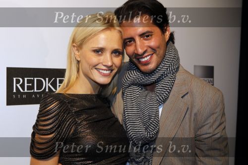 Amsterdam 30 januari 2010
Modeshow suptertrash tijdens amsterdam fashion week. Yfke Sturm met man
Peter Smulders bv