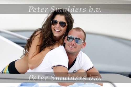 Ibiza 8 juli 2009
Wesley Sneijder en Yolanthe Cabau v Kasbergen en haar zus op de boot op ibiza.
Peter Smulders bv