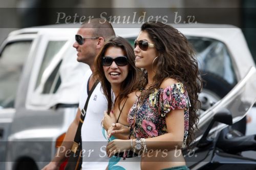 Ibiza 8 juli 2009
Wesley Sneijder en Yolanthe Cabau v Kasbergen en haar zus op de boot op ibiza.
Peter Smulders bv