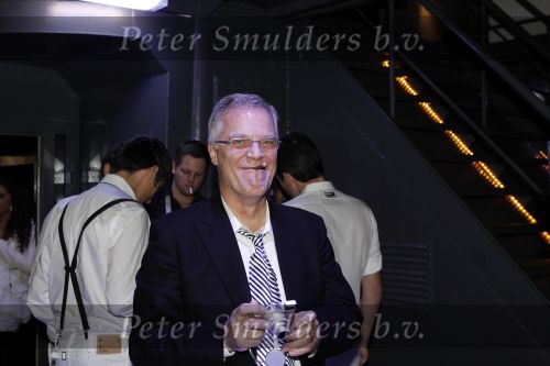 Amsterdam 18 maart 2010
Wesley Sneijders heeft voor zijn vrouw Yolanthe Cabau v Kasbergen een surprise feest georganiseerd voor haar 25 e verjaardag op de supperclub boot. Ze slapen in het Amstel hotel. stiefvader Yolanthe
Peter Smulders bv