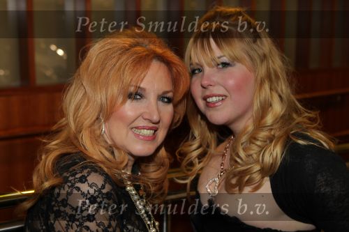 Amsterdam, 28 Februari 2010
Modeshow Paul Schulten in Hotel Okura
Yvonne Keely met haar dochter
Foto Peter Smulders BV