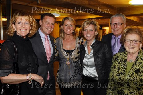 Apeldoorn 6 februari 2011
Premiere zou je in een doosje willen doen bij Orpheus. Albert Verlinde met ouders en zussen
Peter Smulders bv