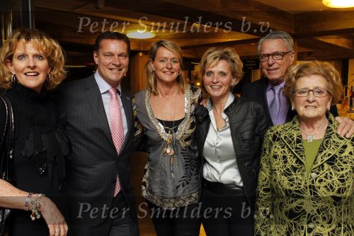 Apeldoorn 6 februari 2011
Premiere zou je in een doosje willen doen bij Orpheus. Albert Verlinde met ouders en zussen
Peter Smulders bv