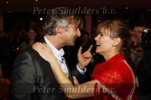 Amsterdam 9 februari 2011
Premiere Blind Vertrouwen met Loek Peters Angela Schijf en Rick Engelkes in het nieuwe de la Mar. Angela met Victor Reinier
Peter Smulders bv