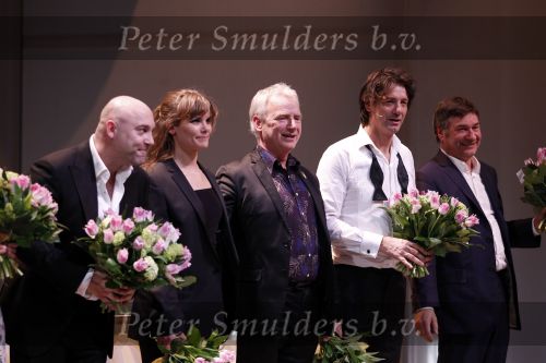 Amsterdam 9 februari 2011
Premiere Blind Vertrouwen met Loek Peters Angela Schijf en Rick Engelkes in het nieuwe de la Mar.
Peter Smulders bv