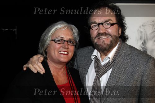 Baarn 27 februari 2011
Ria Valk viert haar 70e verjaardag en 55 jarig artiest zijn in de tv studio in Baarn. Arie Ribbens met zijn vriendin
Peter Smulders bv