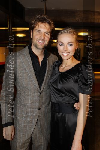 Apeldoorn 6 februari 2011
Premiere zou je in een doosje willen doen bij Orpheus. Bas Muijs met vriendin
Peter Smulders bv