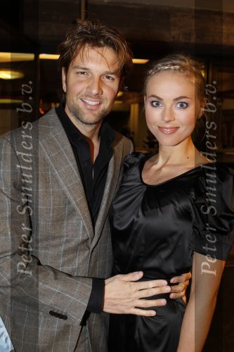 Apeldoorn 6 februari 2011
Premiere zou je in een doosje willen doen bij Orpheus. Bas Muijs met vriendin
Peter Smulders bv
