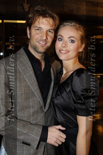 Apeldoorn 6 februari 2011
Premiere zou je in een doosje willen doen bij Orpheus. Bas Muijs met vriendin
Peter Smulders bv