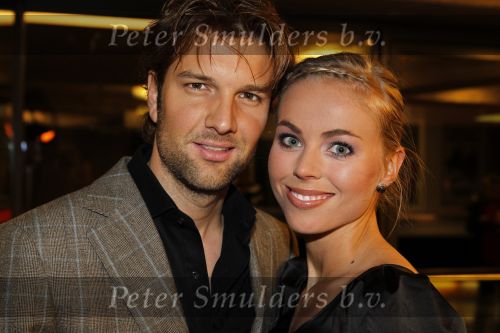 Apeldoorn 6 februari 2011
Premiere zou je in een doosje willen doen bij Orpheus. Bas Muijs met vriendin
Peter Smulders bv