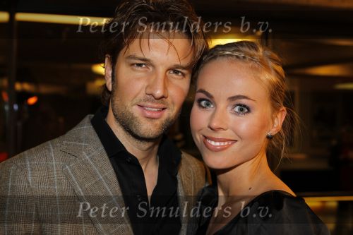 Apeldoorn 6 februari 2011
Premiere zou je in een doosje willen doen bij Orpheus. Bas Muijs met vriendin
Peter Smulders bv