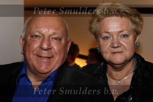 Rotterdam 14 februari 2011
Premiere herinnert U zich deze nog met Martin v Waardenberg Mylenen d Anjou Ruben Lursen Richard Groenendijk Thijs Steenkamp Annick Boer Joel de Tobe Pepijn v d Burgt en Daan v Putten in het oude Luxor. Bas v Toor met vrouw
Peter Smulders bv