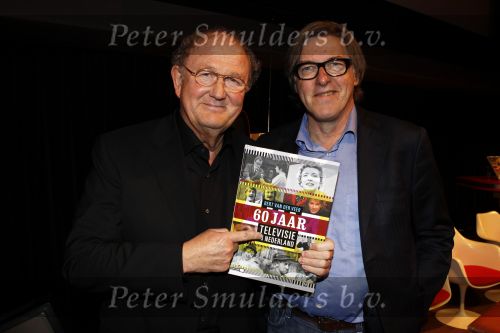 Hilversum 17 februari 2011
Presentatie boek Bert v d Veer bij beeld en geluid. Joop v d Ende neemt het eerste boek in ontvangst.
Peter Smulders bv