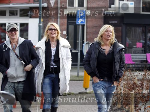 Amsterdam 15 februari 2011
Bridget Maasland met ouders op de cornelis schuytstraat.
Peter Smulders bv