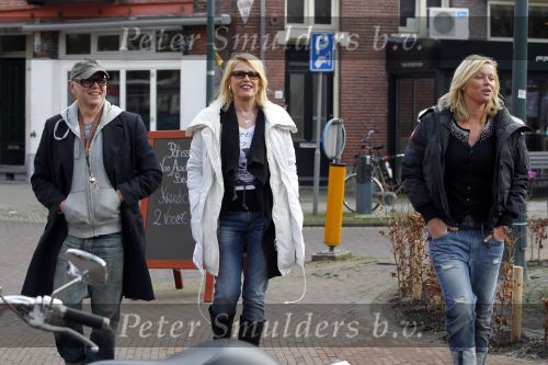Amsterdam 15 februari 2011
Bridget Maasland met ouders op de cornelis schuytstraat.
Peter Smulders bv