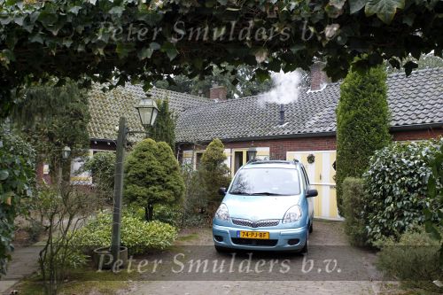 Blaricum 1 februari 2011
Caroline Kaart in haar huis met haar hond en met stiefdochter en haar man.
Peter Smulders bv