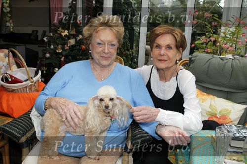 Blaricum 1 februari 2011
Caroline Kaart in haar huis met haar hond en met stiefdochter en haar man.
Peter Smulders bv
