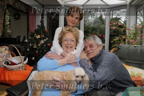 Blaricum 1 februari 2011
Caroline Kaart in haar huis met haar hond en met stiefdochter en haar man.
Peter Smulders bv