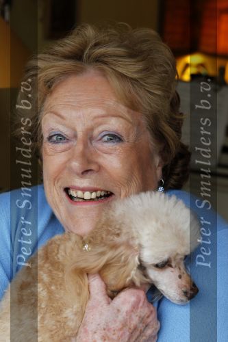 Blaricum 1 februari 2011
Caroline Kaart in haar huis met haar hond en met stiefdochter en haar man.
Peter Smulders bv
