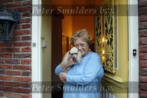 Blaricum 1 februari 2011
Caroline Kaart in haar huis met haar hond en met stiefdochter en haar man.
Peter Smulders bv