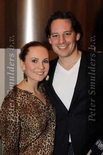 Amsterdam 9 februari 2011
Premiere Blind Vertrouwen met Loek Peters Angela Schijf en Rick Engelkes in het nieuwe de la Mar. Cas Jansen met annelieke Bouwens
Peter Smulders bv