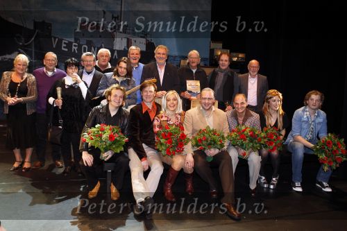 Rotterdam 14 februari 2011
Premiere herinnert U zich deze nog met Martin v Waardenberg Mylenen d Anjou Ruben Lursen Richard Groenendijk Thijs Steenkamp Annick Boer Joel de Tobe Pepijn v d Burgt en Daan v Putten in het oude Luxor.
Peter Smulders bv
