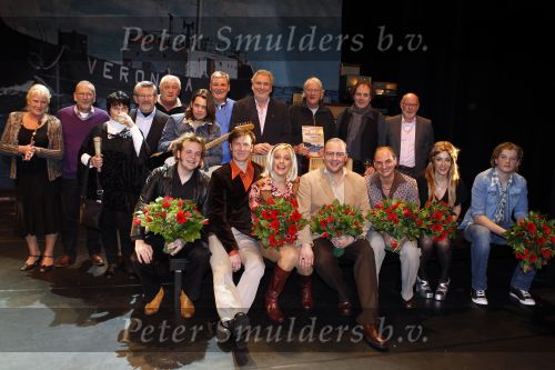 Rotterdam 14 februari 2011
Premiere herinnert U zich deze nog met Martin v Waardenberg Mylenen d Anjou Ruben Lursen Richard Groenendijk Thijs Steenkamp Annick Boer Joel de Tobe Pepijn v d Burgt en Daan v Putten in het oude Luxor.
Peter Smulders bv