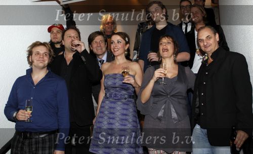 Rotterdam 14 februari 2011
Premiere herinnert U zich deze nog met Martin v Waardenberg Mylenen d Anjou Ruben Lursen Richard Groenendijk Thijs Steenkamp Annick Boer Joel de Tobe Pepijn v d Burgt en Daan v Putten in het oude Luxor.
Peter Smulders bv