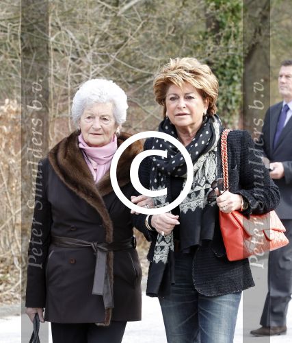 Amsterdam 12 maart 2011
Crematie van Ria Alberti op westgaarde. Christine Kroonenberg met moeder
Peter Smulders bv