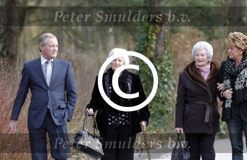 Amsterdam 12 maart 2011
Crematie van Ria Alberti op westgaarde. Christine Kroonenberg met moeder
Peter Smulders bv