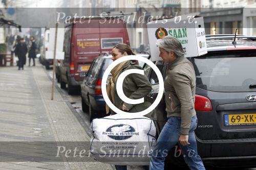 Amsterdam 28 februari 2011
dries Roelvink en zijn vrouw Honoria verhuizen naar hun appartement op de pc Hooftstraat.
Peter Smulders bv
