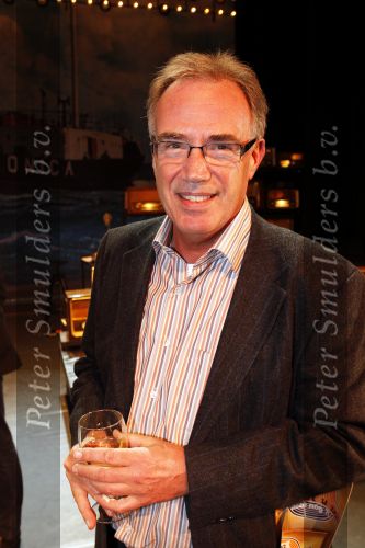 Rotterdam 14 februari 2011
Premiere herinnert U zich deze nog met Martin v Waardenberg Mylenen d Anjou Ruben Lursen Richard Groenendijk Thijs Steenkamp Annick Boer Joel de Tobe Pepijn v d Burgt en Daan v Putten in het oude Luxor. Edvard Niessing
Peter Smulders bv